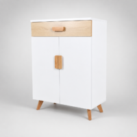 Meuble de rangement scandinave blanc avec tiroir finition chêne clair, deux portes et pieds en bois naturel sur fond blanc élégant.