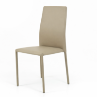 Chaise moderne beige rembourrée avec dossier haut et pieds fins sur fond blanc