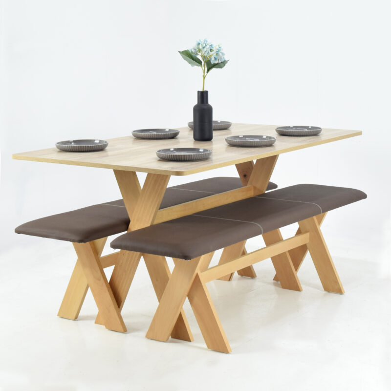 Table à manger X beige avec deux banquettes X marron