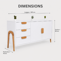 Buffet scandinave blanc avec poignées en bois clair intégré dans un décor minimaliste moderne aux tons gris clair.