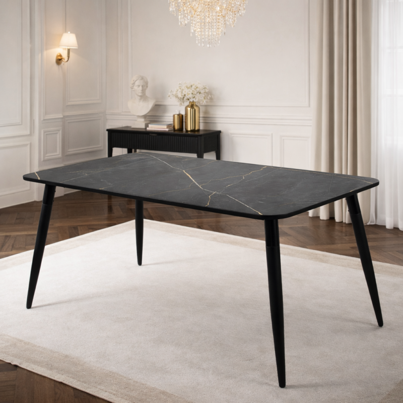 Table à manger moderne rectangulaire avec plateau effet marbre noir veiné et pieds noirs, intégrée dans un intérieur élégant et prestigieux.