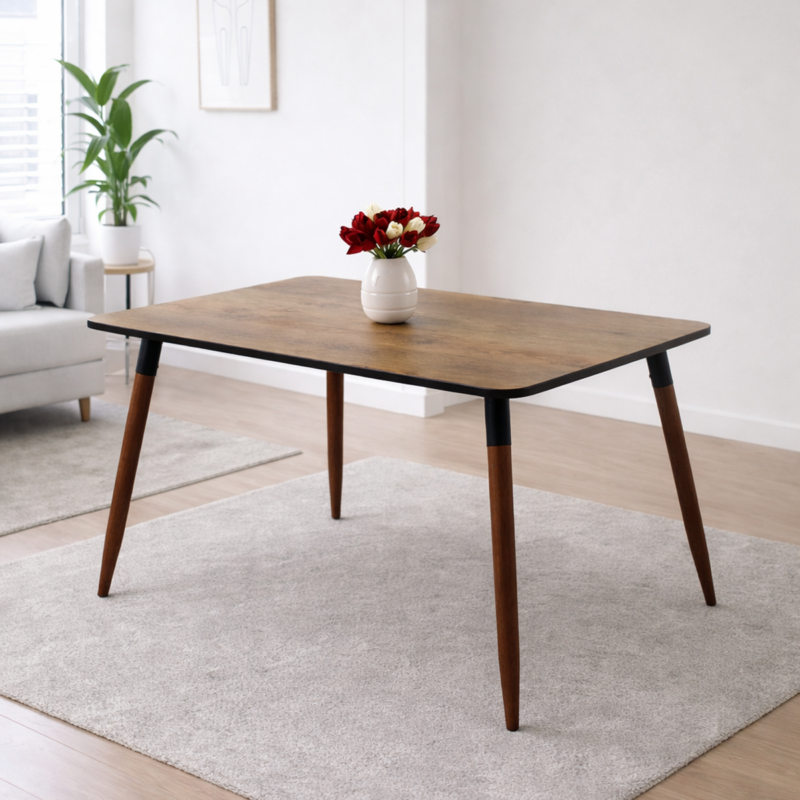 Table à manger moderne avec plateau effet bois et pieds marron, présentée sur fond blanc propre – Tunisie