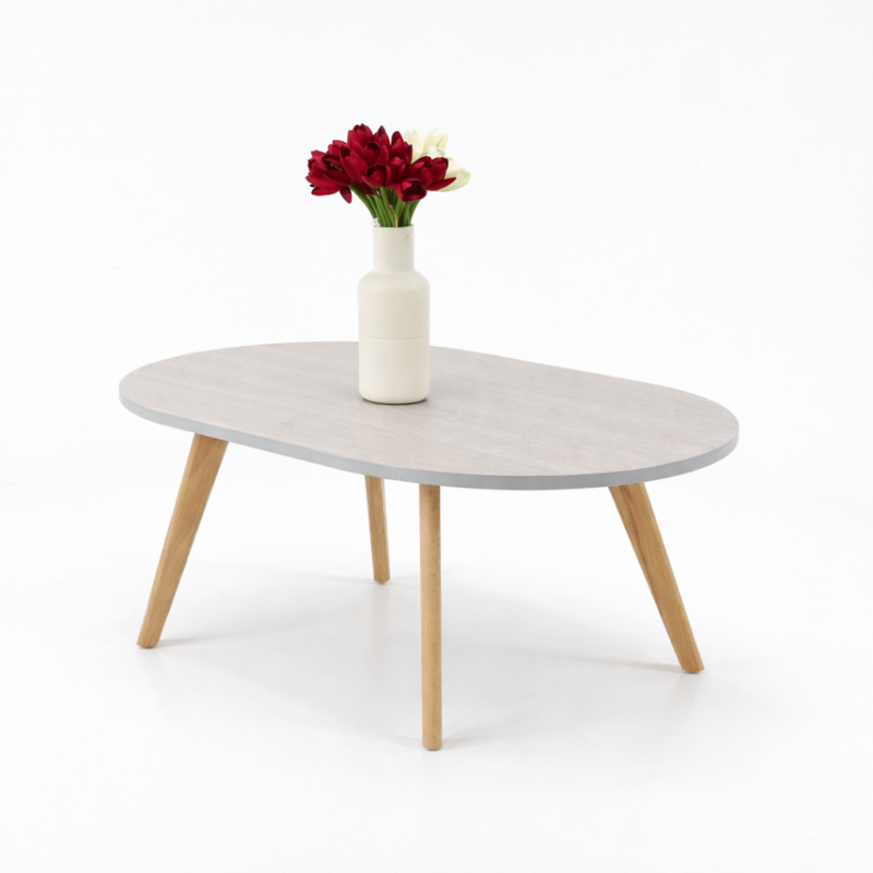 Table basse ovale gris clair avec pieds en bois naturel et vase décoratif, style moderne et minimaliste