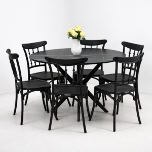 Table ronde noire effet marbre avec six chaises noires présentée sur fond gris clair épuré