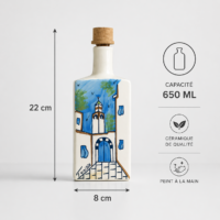 Bouteille en céramique blanche avec bouchon en bois décorée d’un dessin artistique d’une porte et maison tunisienne en bleu