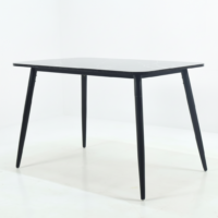 Table à manger rectangulaire moderne avec plateau noir effet marbre et pieds noirs design contemporain