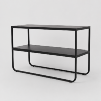 Console moderne noire à deux niveaux avec structure en métal, idéale pour une entrée, un salon ou un espace de rangement contemporain.