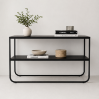 Console moderne noire à deux niveaux avec structure en métal, idéale pour une entrée, un salon ou un espace de rangement contemporain.