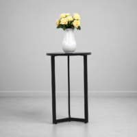 Table d'appoint ronde effet marbre noir avec structure en métal noir, idéale pour le salon, la chambre ou un coin décoration moderne.