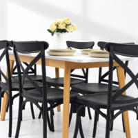 Salle à manger 6 personnes avec table blanche et chaises noires