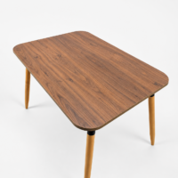Table à manger rectangulaire effet bois noyer avec pieds en bois naturel