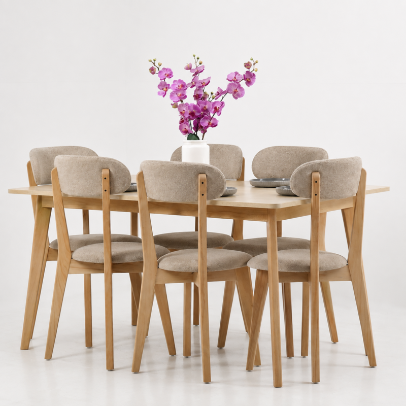 Salle à manger moderne avec table en bois et six chaises en tissu beige